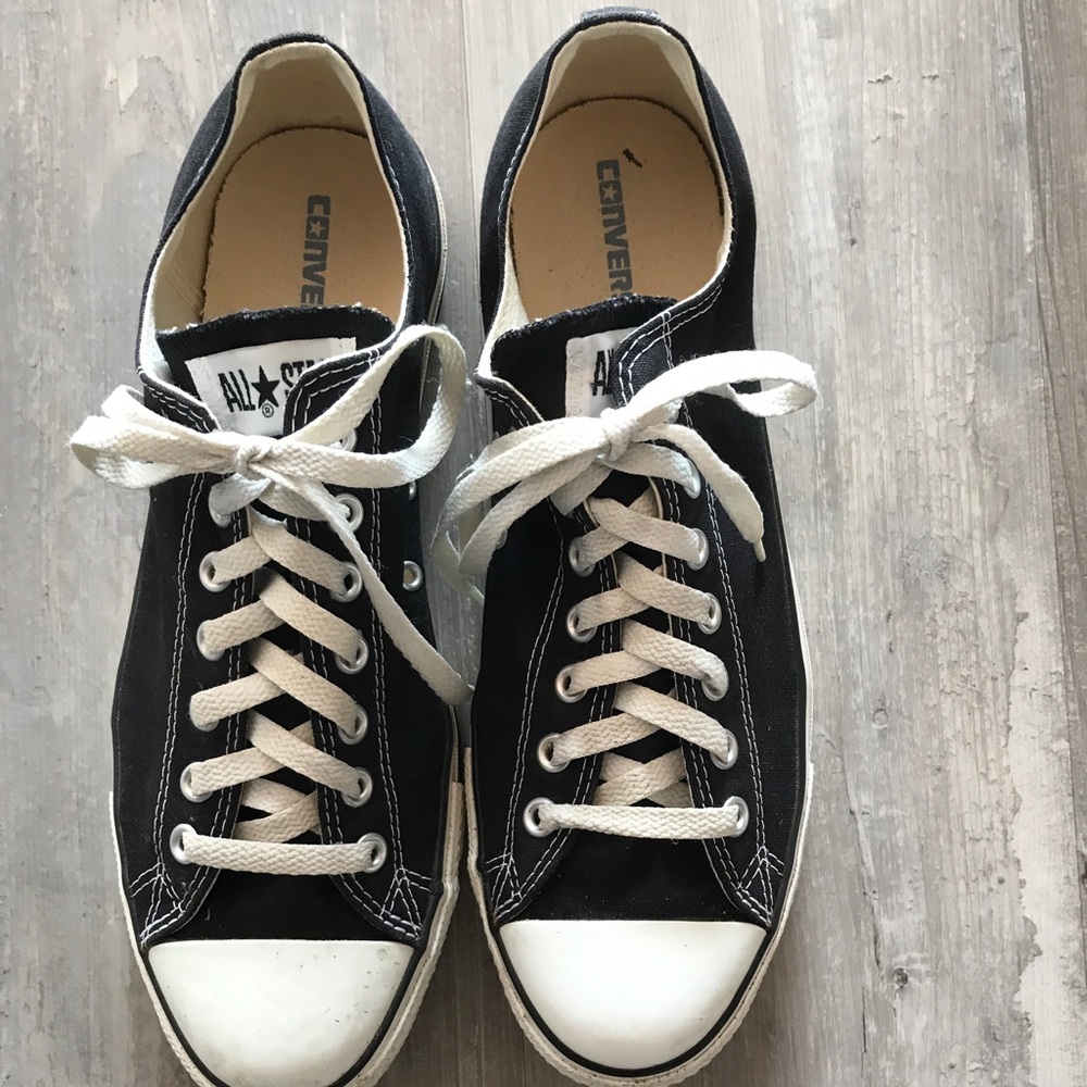 Mens low top black Converse 11 1/2